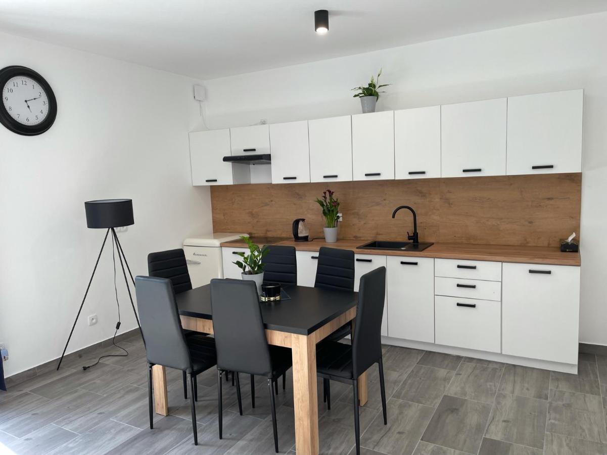 Osada Sluszewo - Apartamenty Restauracja Wydarzenia กเนียวินอ ภายนอก รูปภาพ