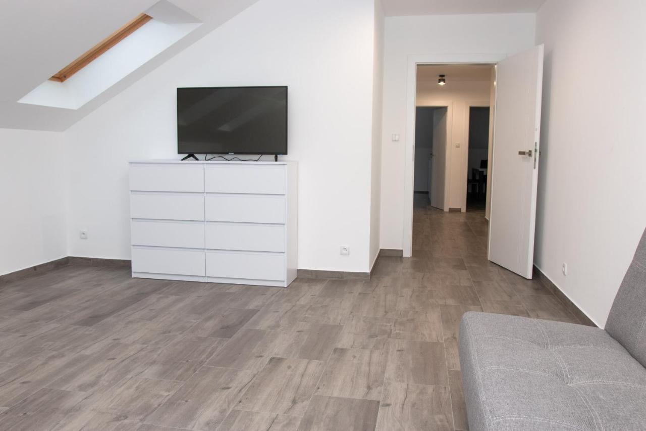 Osada Sluszewo - Apartamenty Restauracja Wydarzenia กเนียวินอ ภายนอก รูปภาพ
