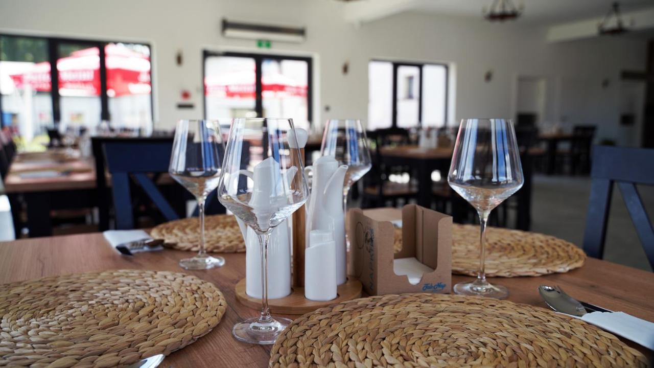 Osada Sluszewo - Apartamenty Restauracja Wydarzenia กเนียวินอ ภายนอก รูปภาพ